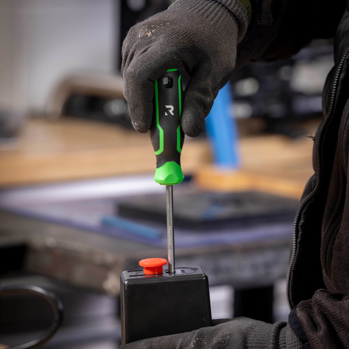 Rikä 4-Piece Magnetic Screwdriver Set | SL and PZ Chrome Vanadium